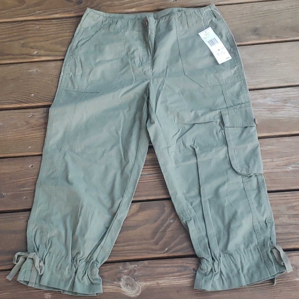 Jones New York womens capri pants size 6 NWT